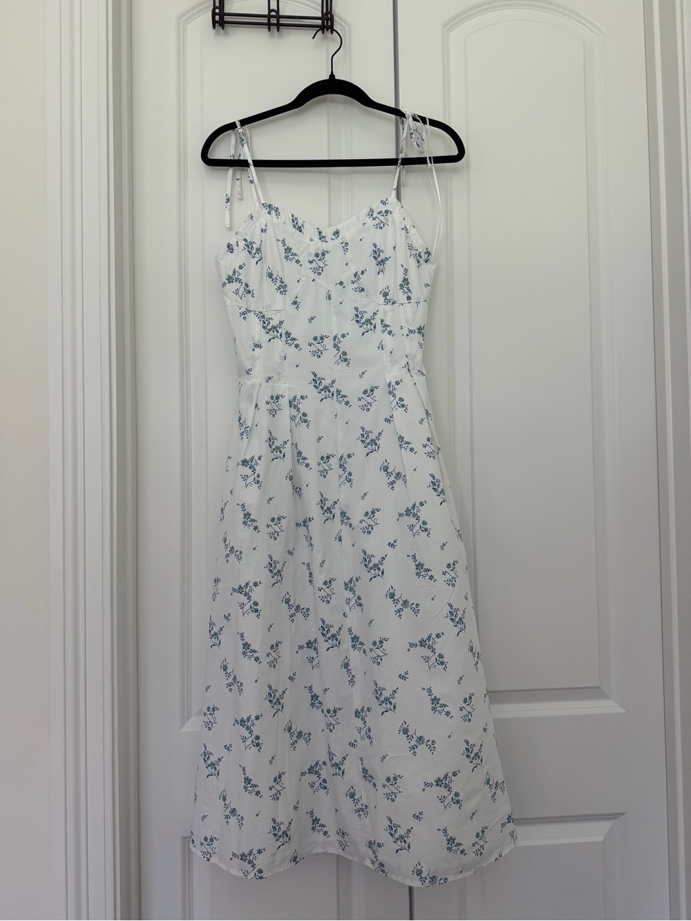Crown & Ivy X Society Social White Floral Midi Dress